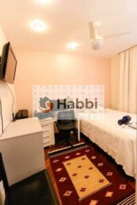 a cobertura oferece ambientes aconchegantes e funcionais