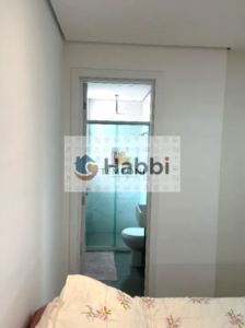 a ampla sala para dois ambientes