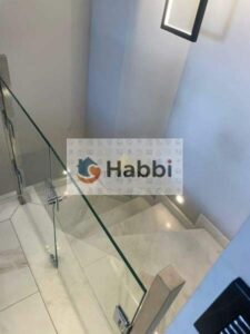 esta cobertura proporciona privacidade e conforto para todos os moradores.  As 3 vagas de garagem garantem praticidade e segurança para sua família e visitantes.  Além disso