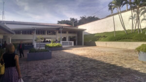 52m&sup2;; passagem coberta com &aacute;rea de 66