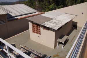 centros educacionais ou empreendimentos institucionais.